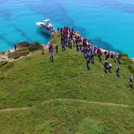 Modern With Wi-fi, Air Conditioning And Balcony; Pets Allowed Nyaraló