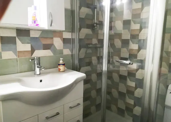 Modern With Wi-fi, Air Conditioning And Balcony; Pets Allowed 度假居