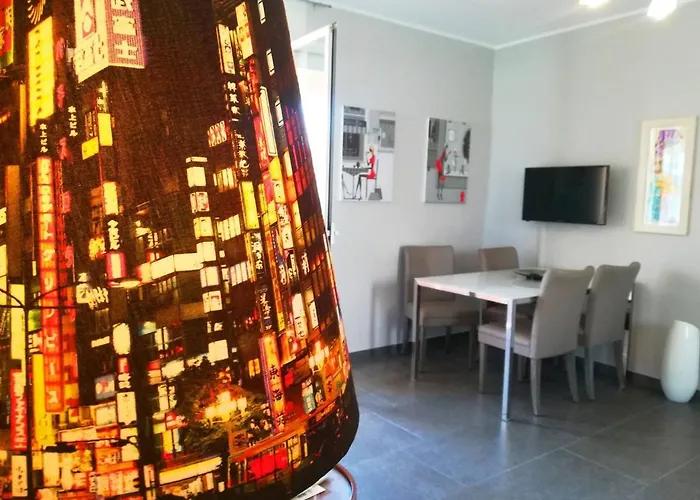 Modern With Wi-fi, Air Conditioning And Balcony; Pets Allowed 度假居 *