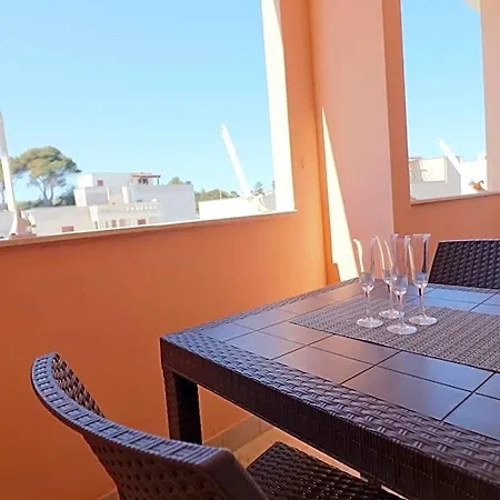 Modern With Wi-fi, Air Conditioning And Balcony; Pets Allowed Дом отдыха