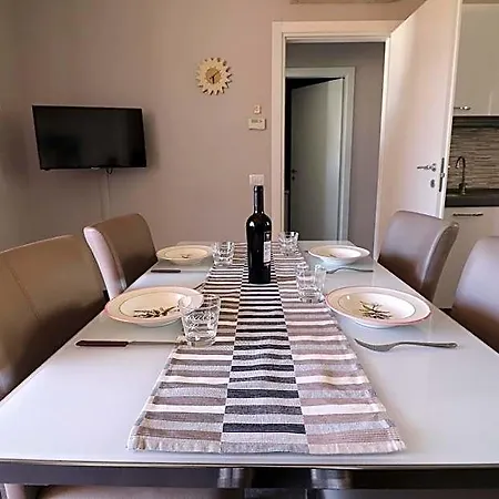 Modern With Wi-fi, Air Conditioning And Balcony; Pets Allowed Дом отдыха *