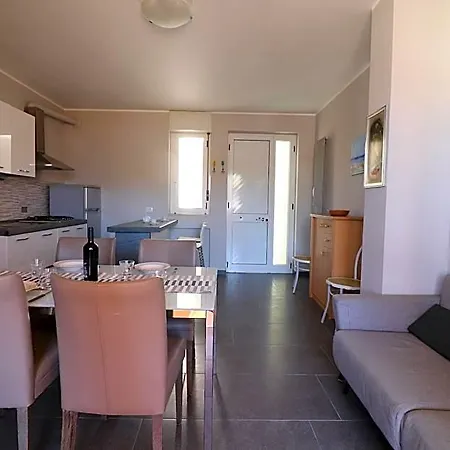 Modern With Wi-fi, Air Conditioning And Balcony; Pets Allowed Отранто