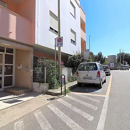 Modern With Wi-fi, Air Conditioning And Balcony; Pets Allowed *