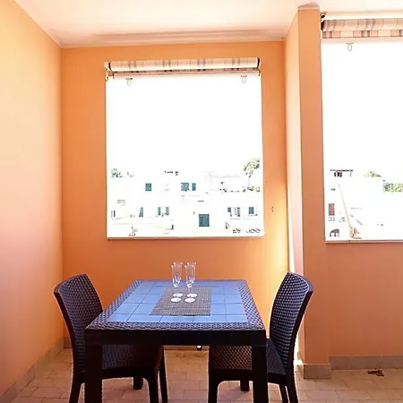 Modern With Wi-fi, Air Conditioning And Balcony; Pets Allowed Nyaraló
