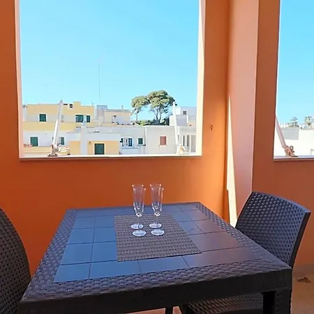 Modern With Wi-fi, Air Conditioning And Balcony; Pets Allowed Nyaraló
