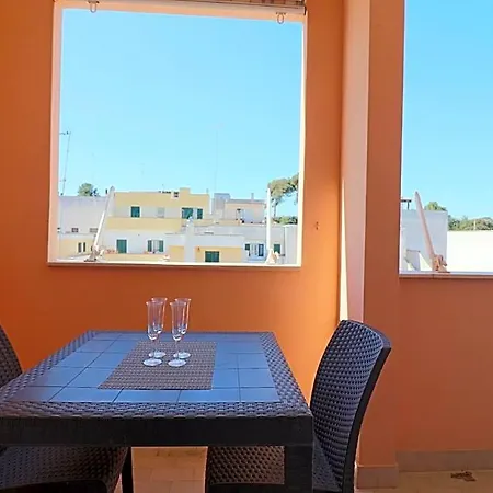 Modern With Wi-fi, Air Conditioning And Balcony; Pets Allowed Nyaraló Otranto
