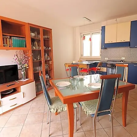Nyaraló Modern With Wi-fi, Air Conditioning And Balcony; Pets Allowed *