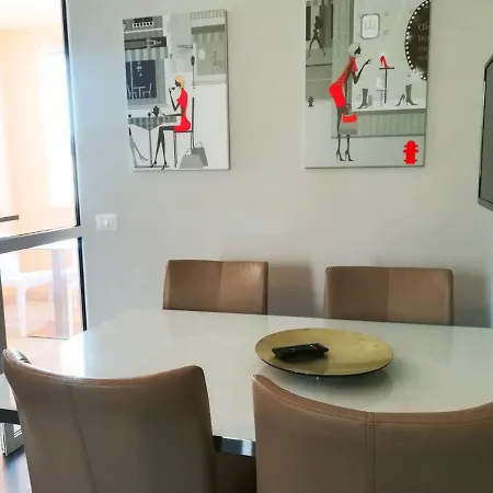 Modern With Wi-fi, Air Conditioning And Balcony; Pets Allowed Дом отдыха