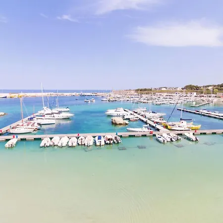 Modern With Wi-fi, Air Conditioning And Balcony; Pets Allowed Tatil Evi